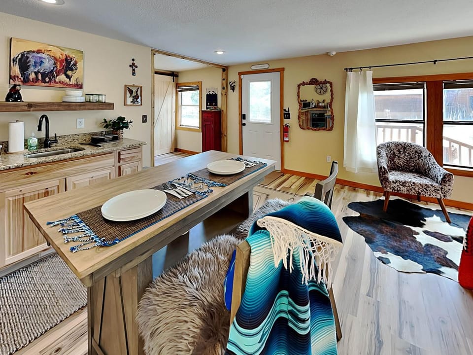 Kitchen or kitchenette, Seating area, Dining area, furniture