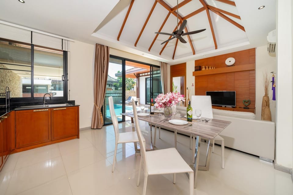 TV and multimedia, Living room, Dining area