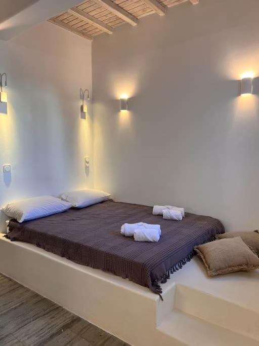 “Myrto” Apartments- Ornos Beach Apartment in Ornos