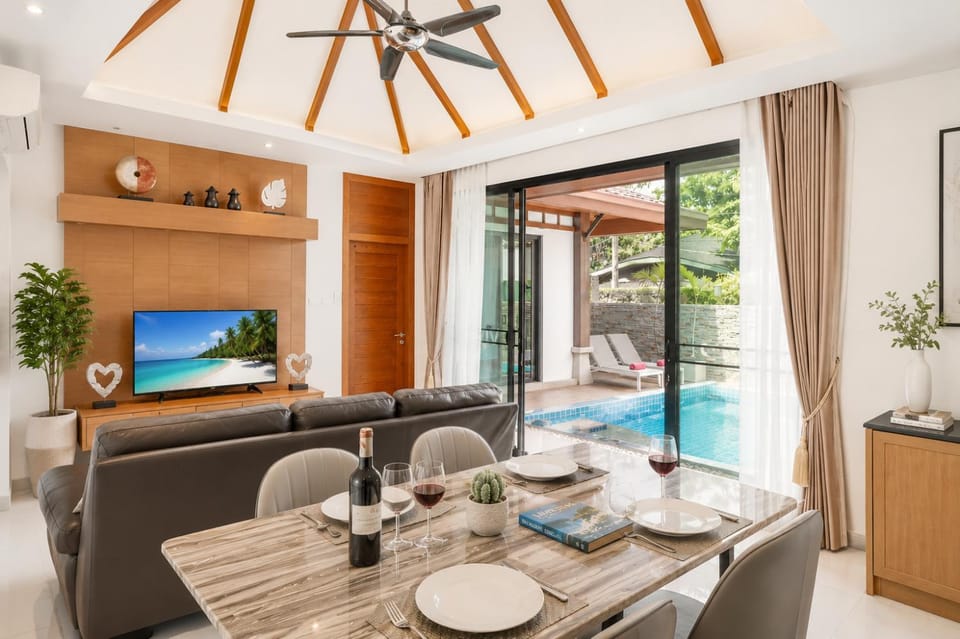 TV and multimedia, Living room, Dining area