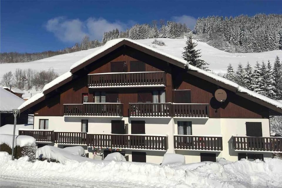 Appartement plein sud montagne et lacs Apartment in Haute-Savoie