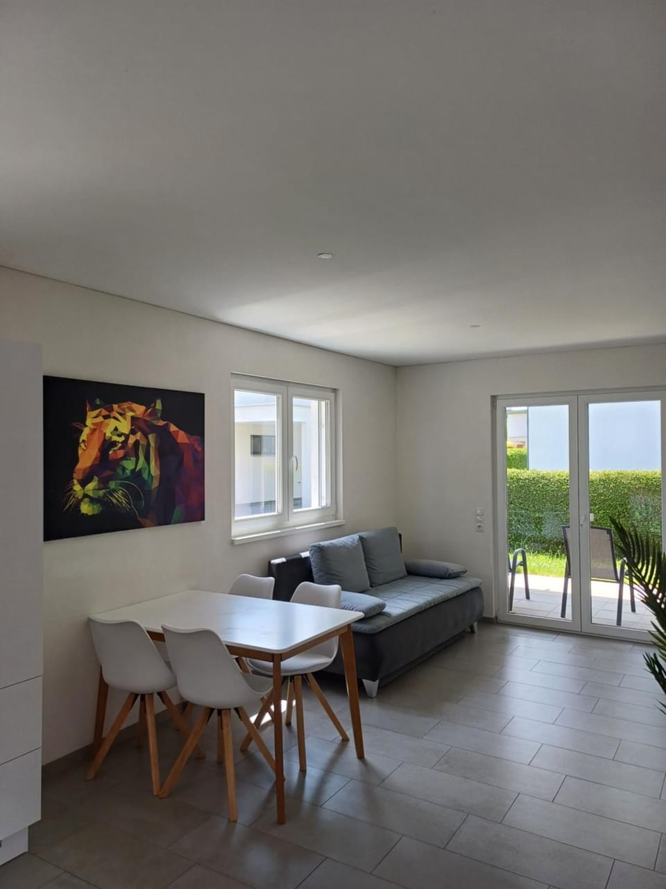 Living room, Photo of the whole room, Seating area, Dining area, internet