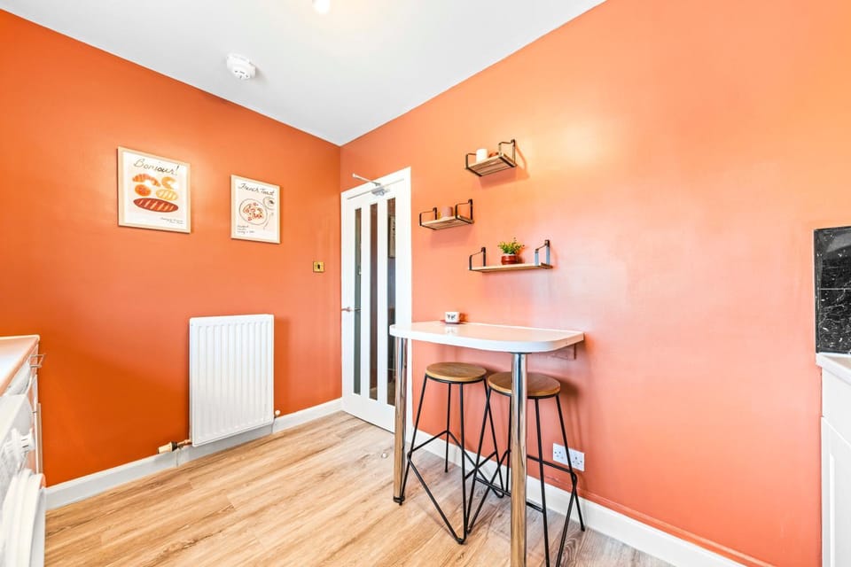 Dining area, kitchen