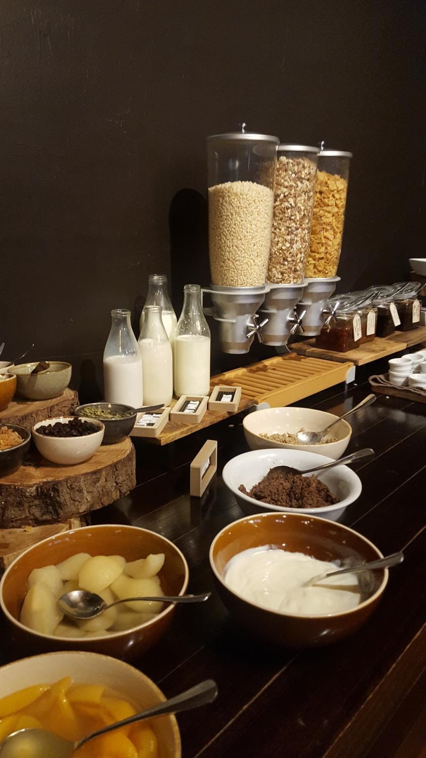 Continental breakfast, Buffet breakfast
