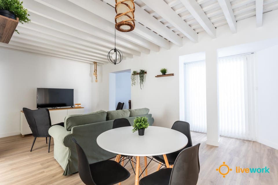 TV and multimedia, Living room, Dining area