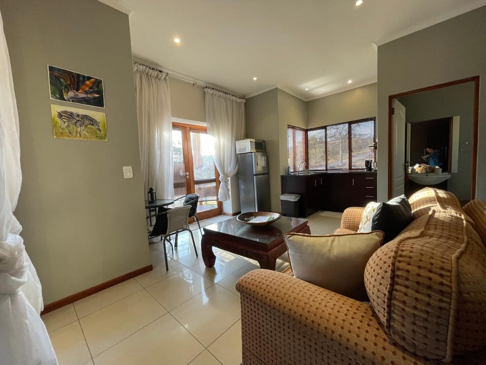 Jade Mountain Cottage 玉山小屋 Bed and Breakfast in South Africa
