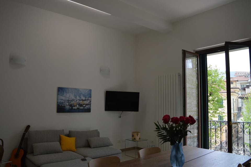 TV and multimedia, Living room, Dining area