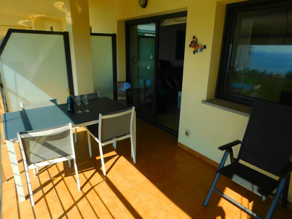 GMID IMMO A221 atico duplex con piscina, terraza y parking en primera linea de mar Roses Apartment in Roses