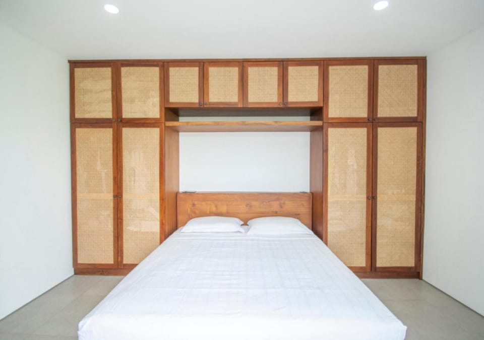 Bed, Photo of the whole room, Bedroom, wardrobe
