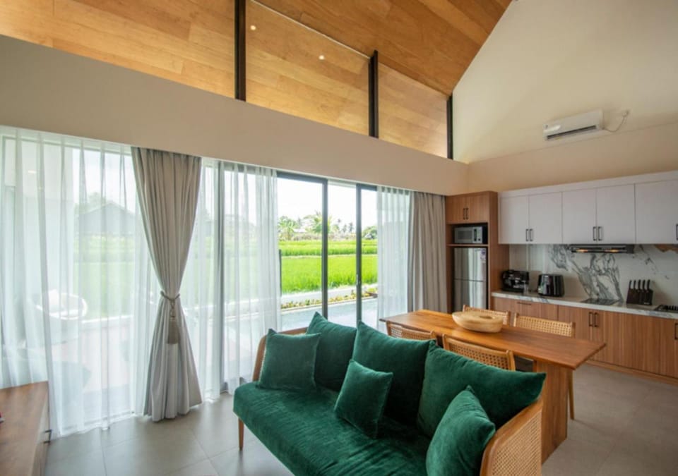 Kitchen or kitchenette, Dining area, kitchen, kitchen