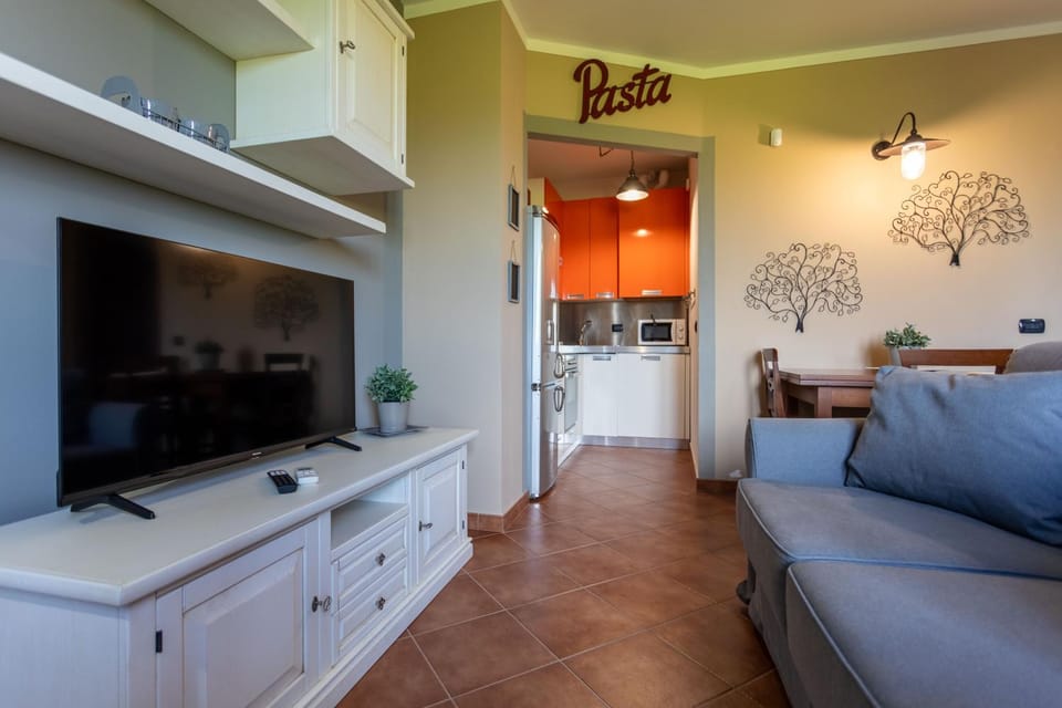 TV and multimedia, Kitchen or kitchenette, Living room