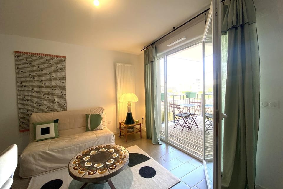 Cozy renovated apartment behind Arcachon station Apartment in Arcachon