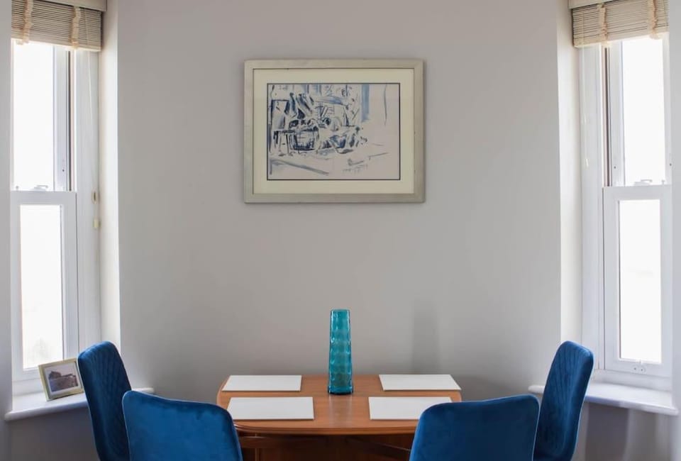 Decorative detail, Seating area, Dining area, Sea view