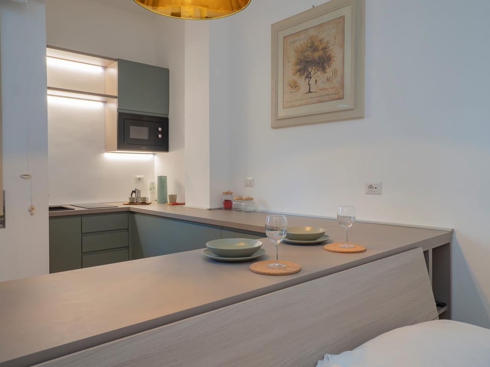 Kitchen or kitchenette