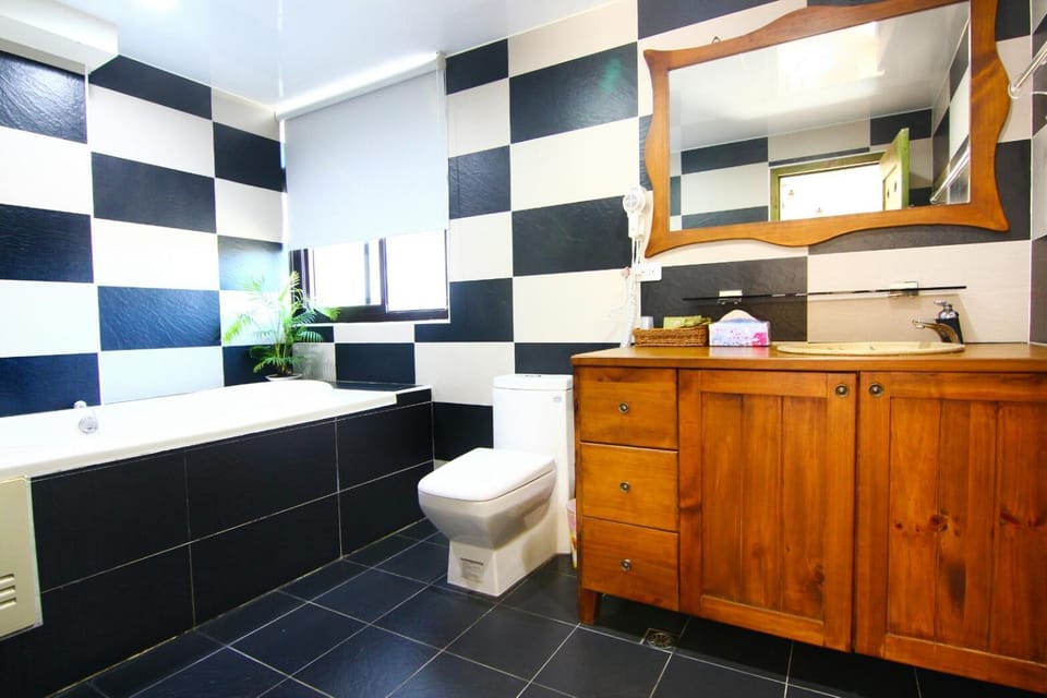 Toilet, Bathroom, Bath