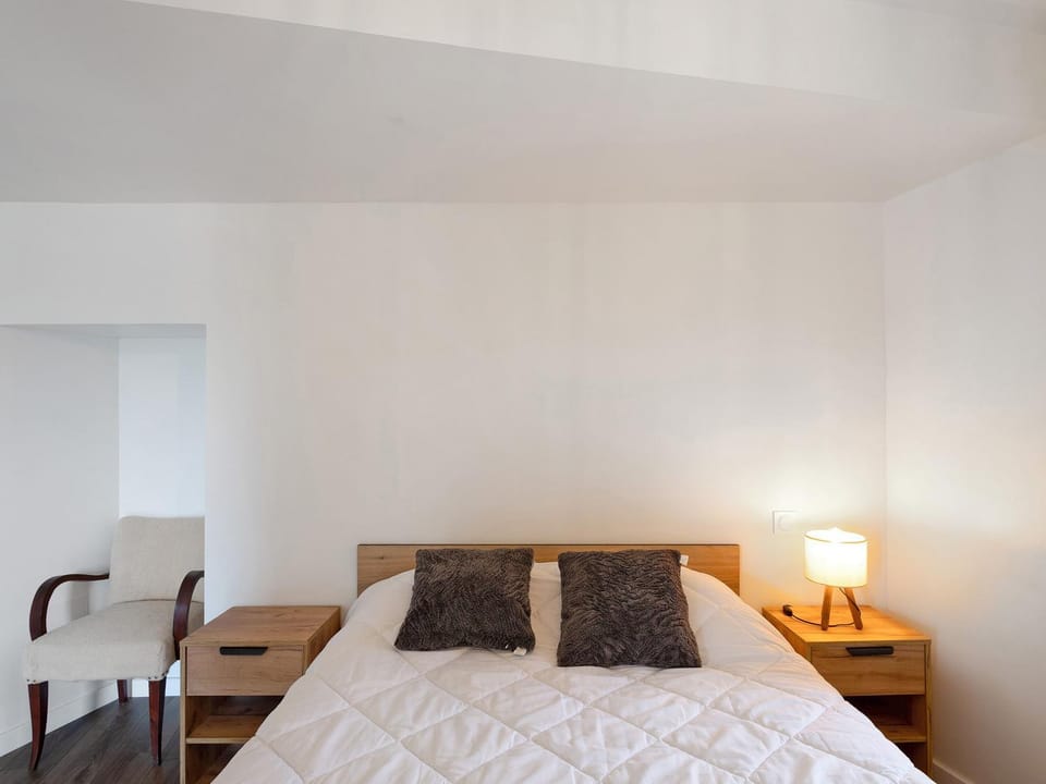 Living room, Bedroom