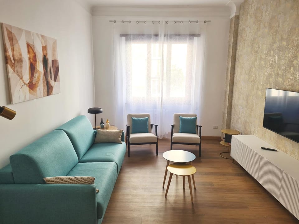 Communal lounge/ TV room, TV and multimedia, Living room, Seating area
