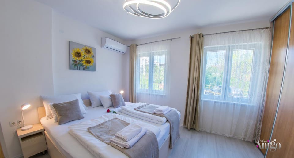 Bed, Photo of the whole room, Bedroom, towels, air conditioner