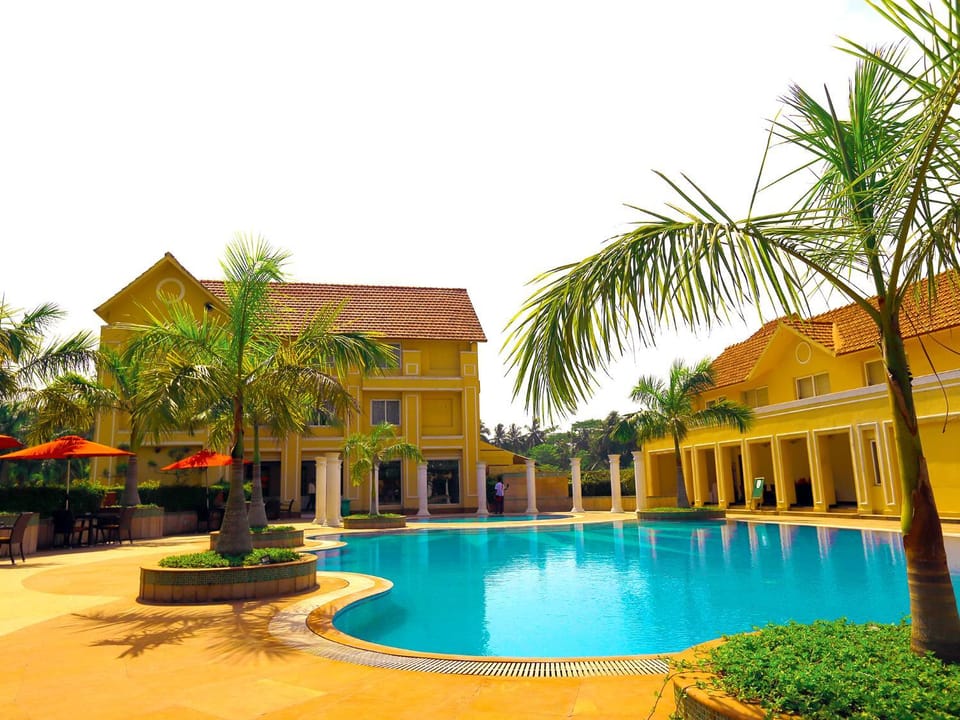 Property building, Swimming pool