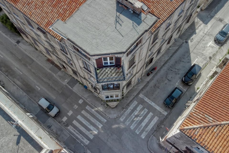 Property building, Neighbourhood, Bird's eye view
