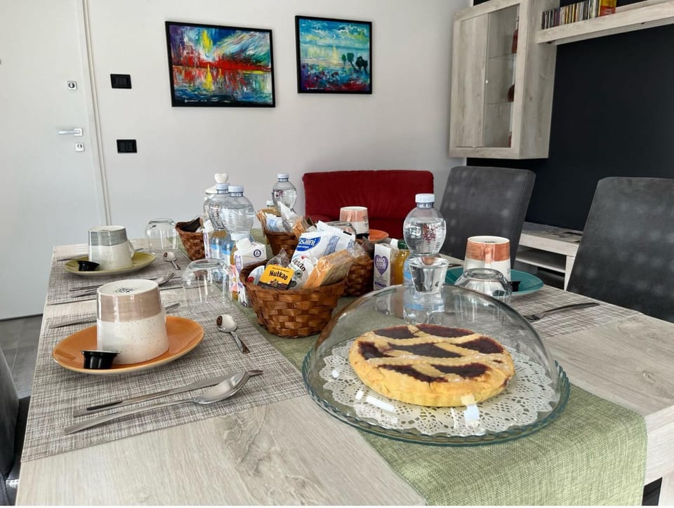 Living room, Breakfast