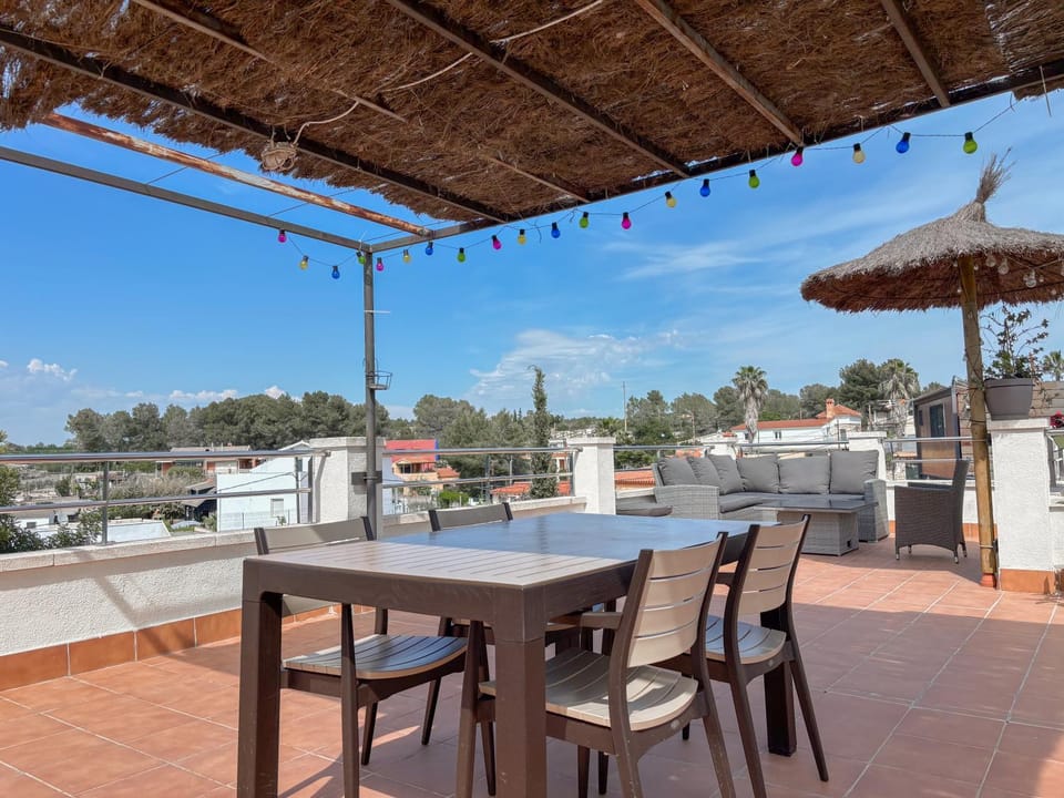 Property building, View (from property/room), Balcony/Terrace, Dining area