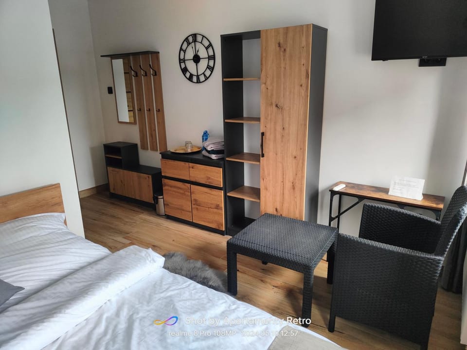 Bed, Game Room, TV and multimedia, Living room, Other, Photo of the whole room, Bedroom, furniture, pet friendly, wardrobe