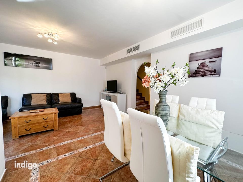 Communal lounge/ TV room, Living room