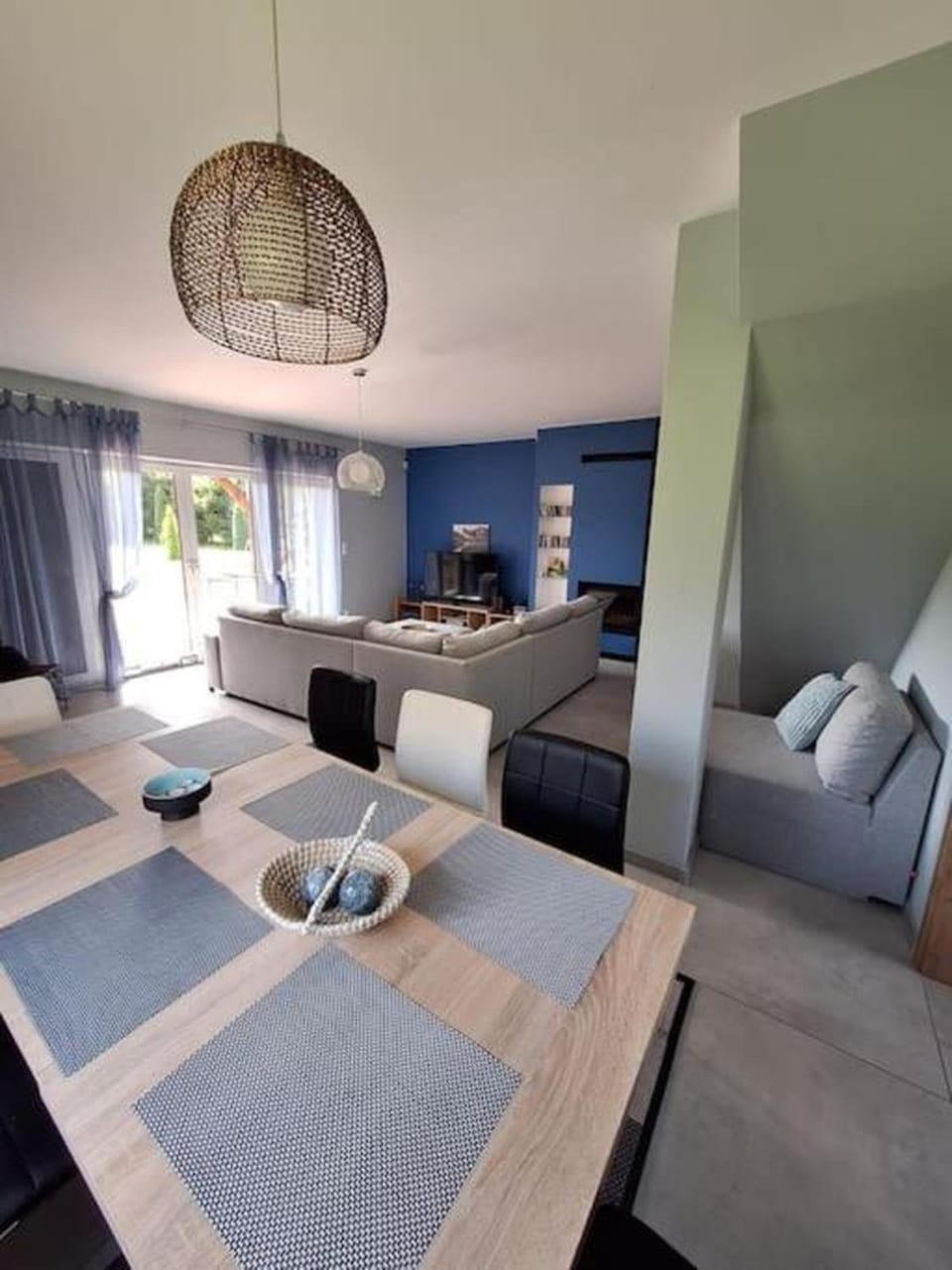 Living room, Seating area, Dining area