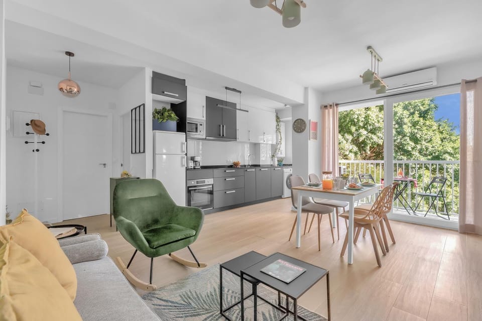 Balcony/Terrace, Kitchen or kitchenette, Living room, Dining area