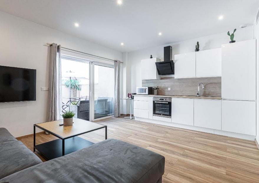 LOFT à deux pas de la Mer avec terrasse n2 Apartment in Nice