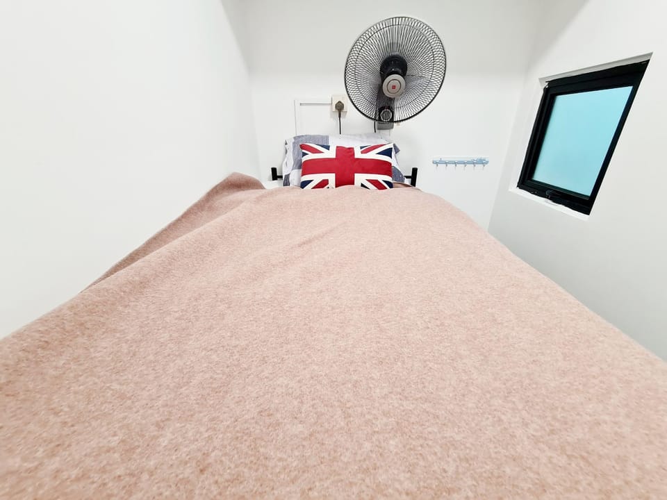 Bed, Bedroom, fireplace