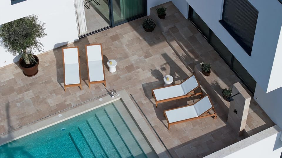 Swimming pool, sunbed