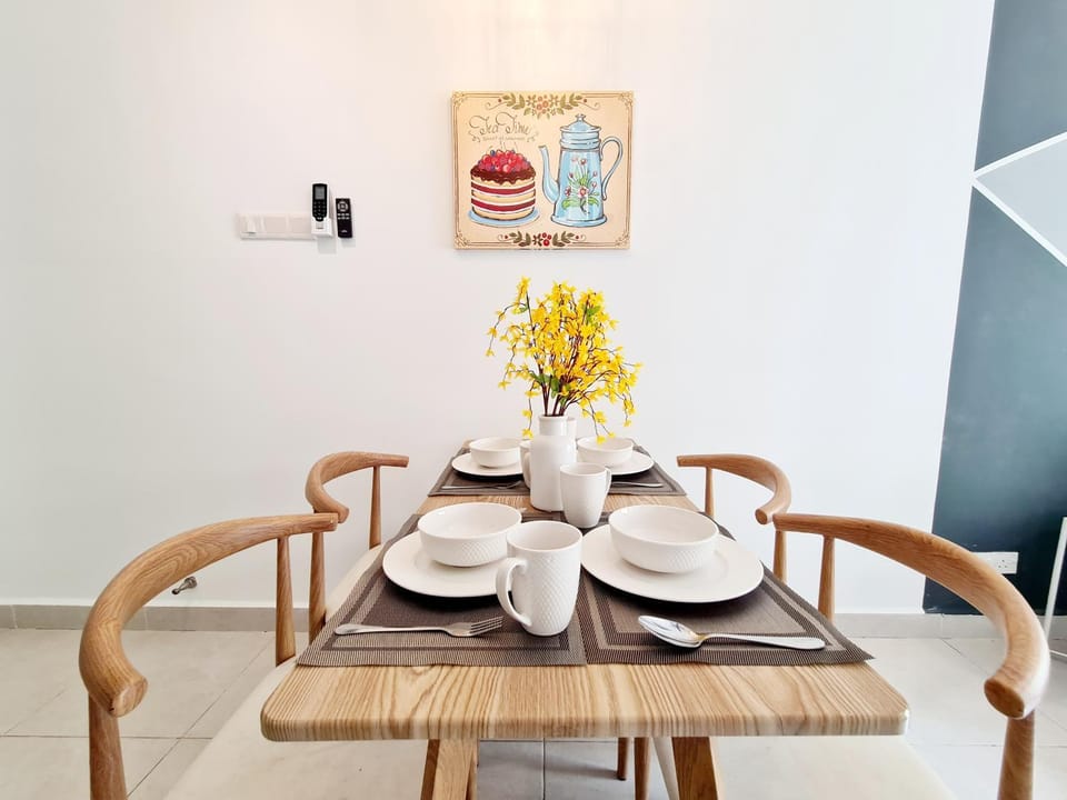 Seating area, Dining area