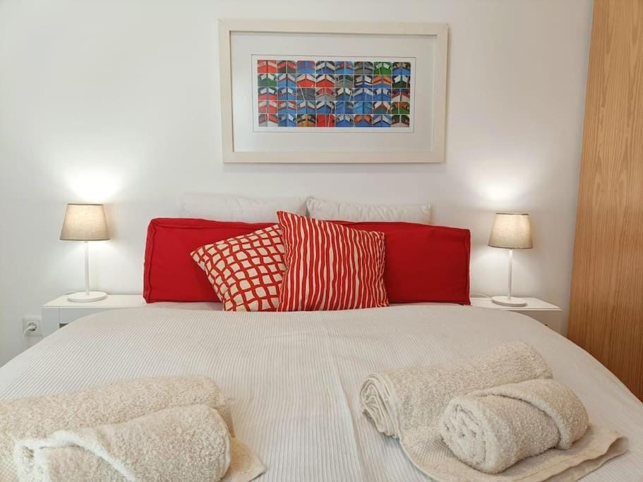 Califórnia Beach and Sun Apartment in Sesimbra