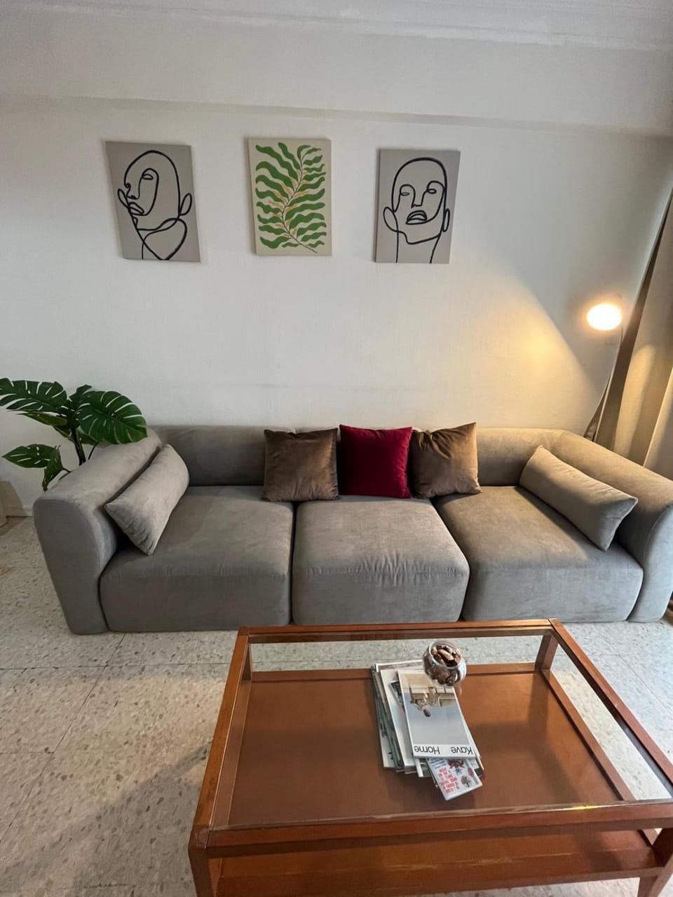 Living room, Seating area
