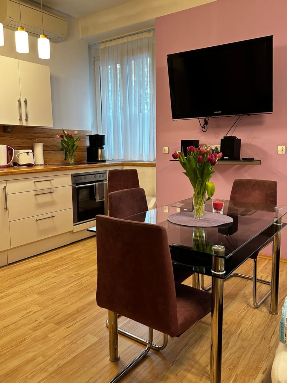TV and multimedia, Kitchen or kitchenette, Living room, Seating area, Dining area, Evening entertainment, pet friendly