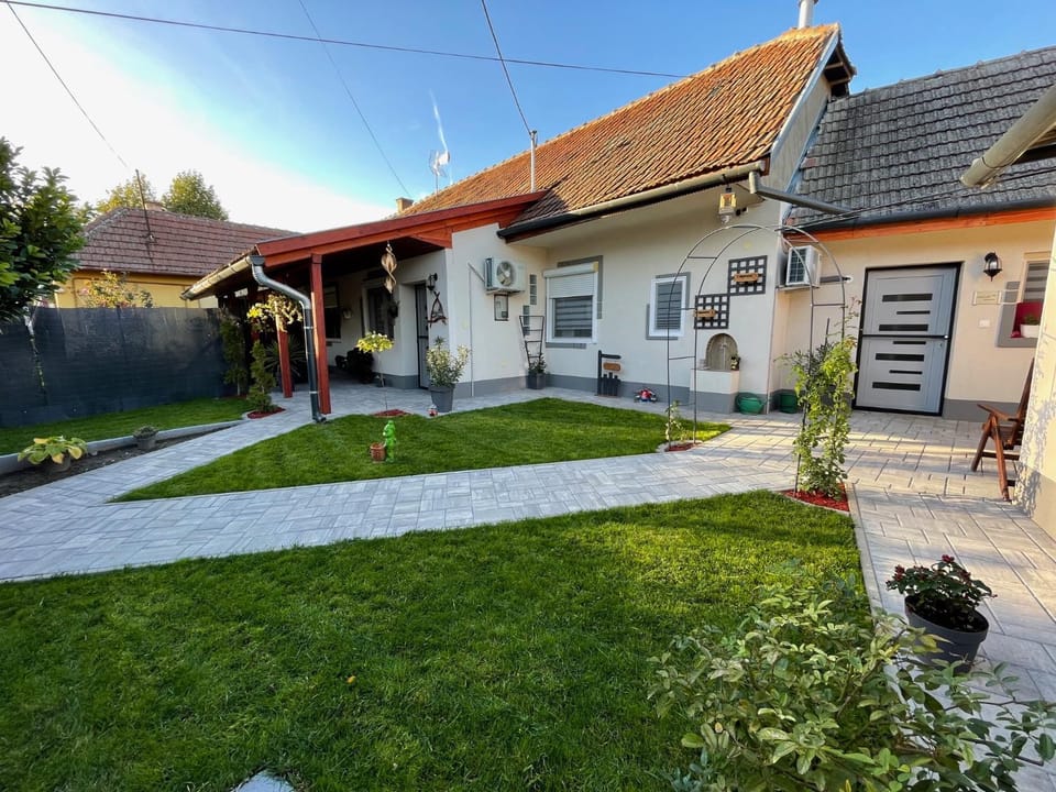 Royal Gold Apartman Apartment in Hungary