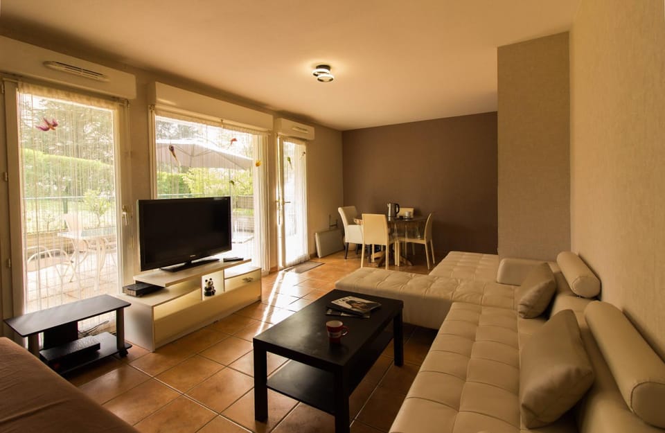Logement avec grande terrasse. Apartment in Annemasse