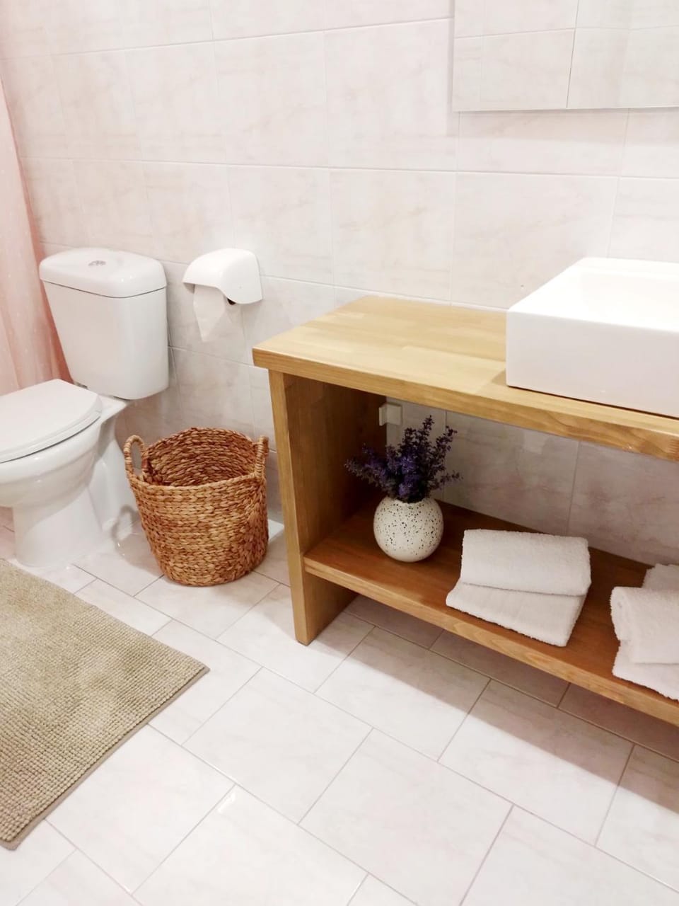 Toilet, Bathroom, towels