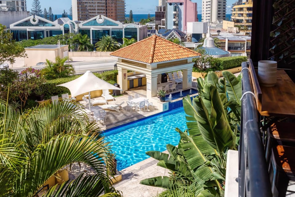 Pool view, Swimming pool, sunbed