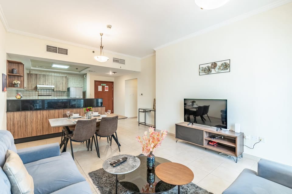 Communal lounge/ TV room, TV and multimedia, Living room, Dining area