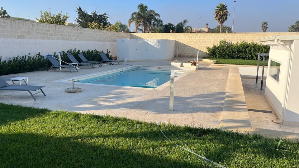 Patio, Garden, Garden view, Pool view, Swimming pool, sunbed