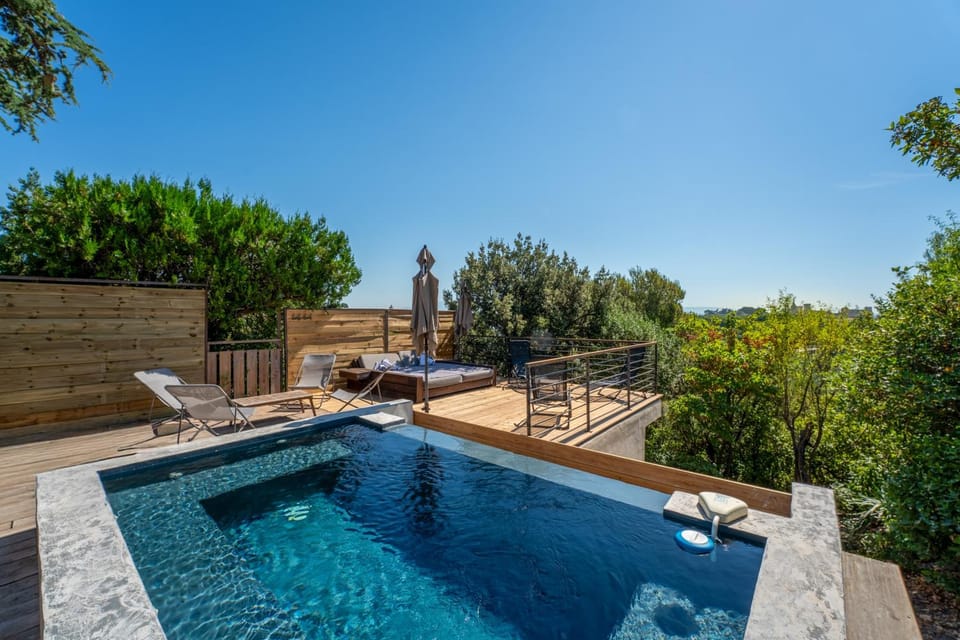 Day, Natural landscape, Garden, Garden view, Pool view, Swimming pool, Location, sunbed