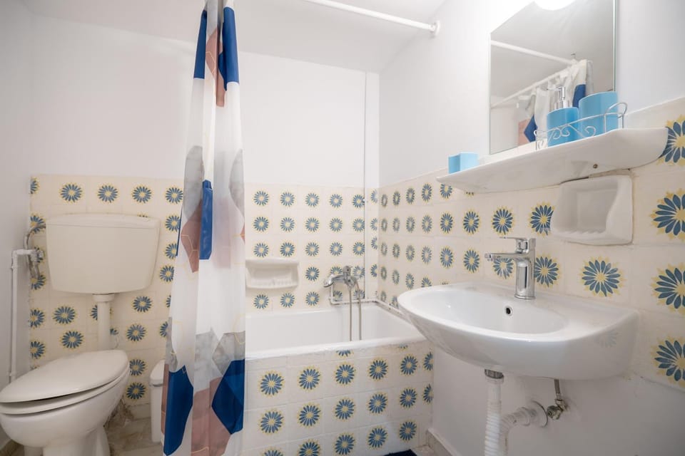 Toilet, Bathroom, Bath