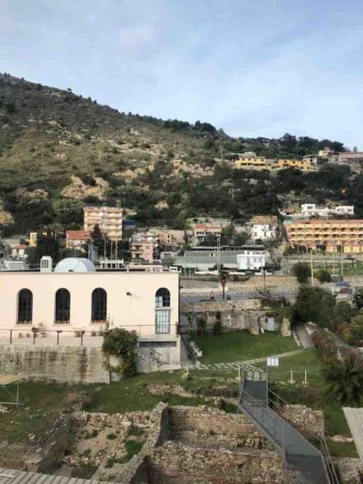 Stupendo appartamento sopra anfiteatro romano Apartment in Ventimiglia