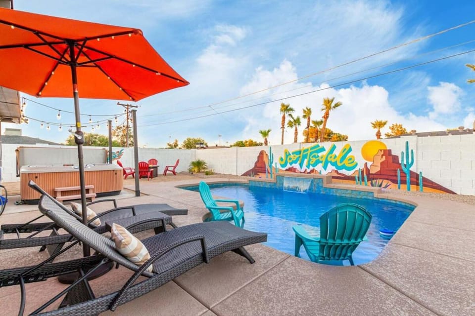 Modern SW Family Retreat-Pool-Hot Tub-Firepit House in Scottsdale