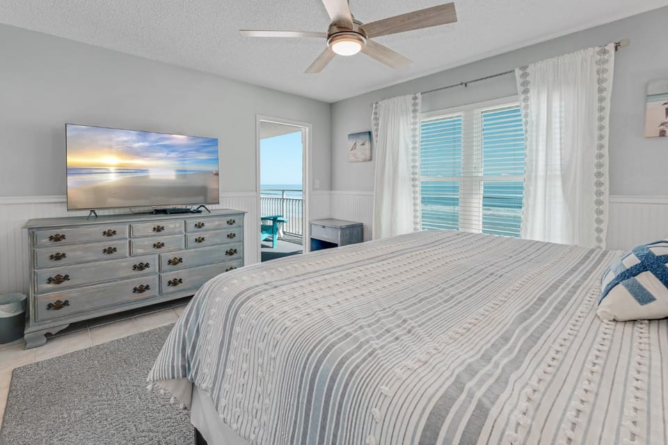 Direct Oceanfront, 2nd floor view feels like you House in Edgewater