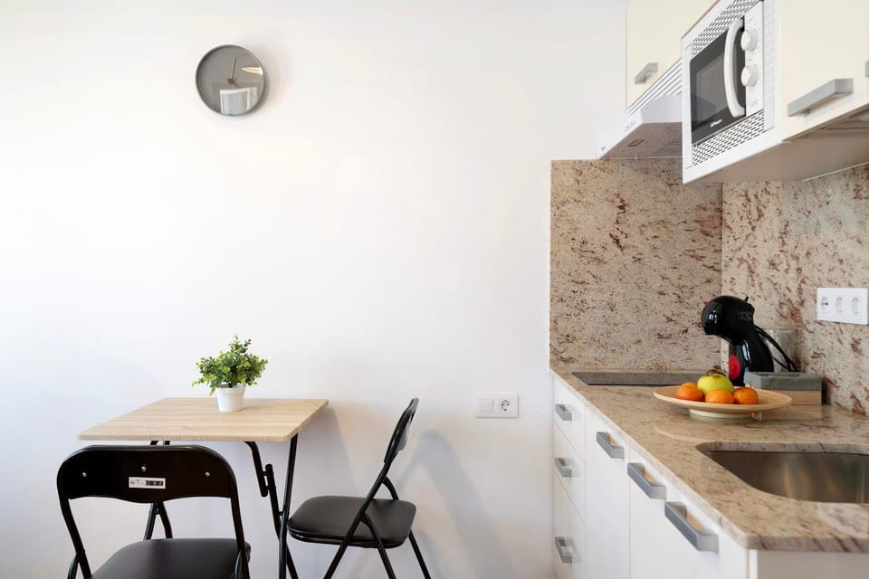 Kitchen or kitchenette, Living room