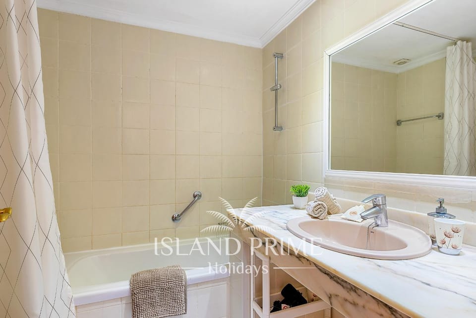 Bathroom, Bath